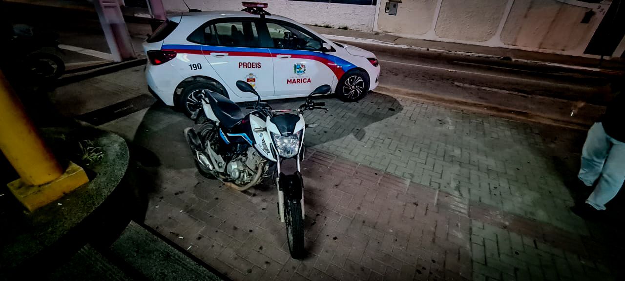 Polícia apreende motocicleta com irregularidades em Maricá